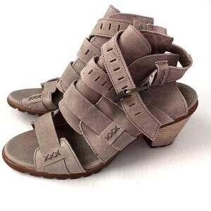 Sorel Nadia buckle stacked heel sandal strappy color is Kettle grey/beige